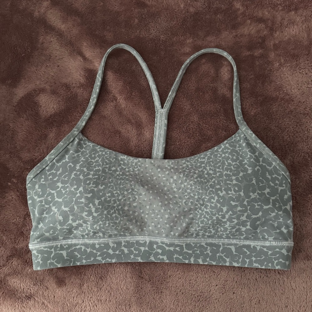 LULULEMON- Women's Leopard - Flow Y Nulu Bra - Size 8 - NWOT